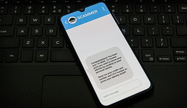 Prize Scam text on phone